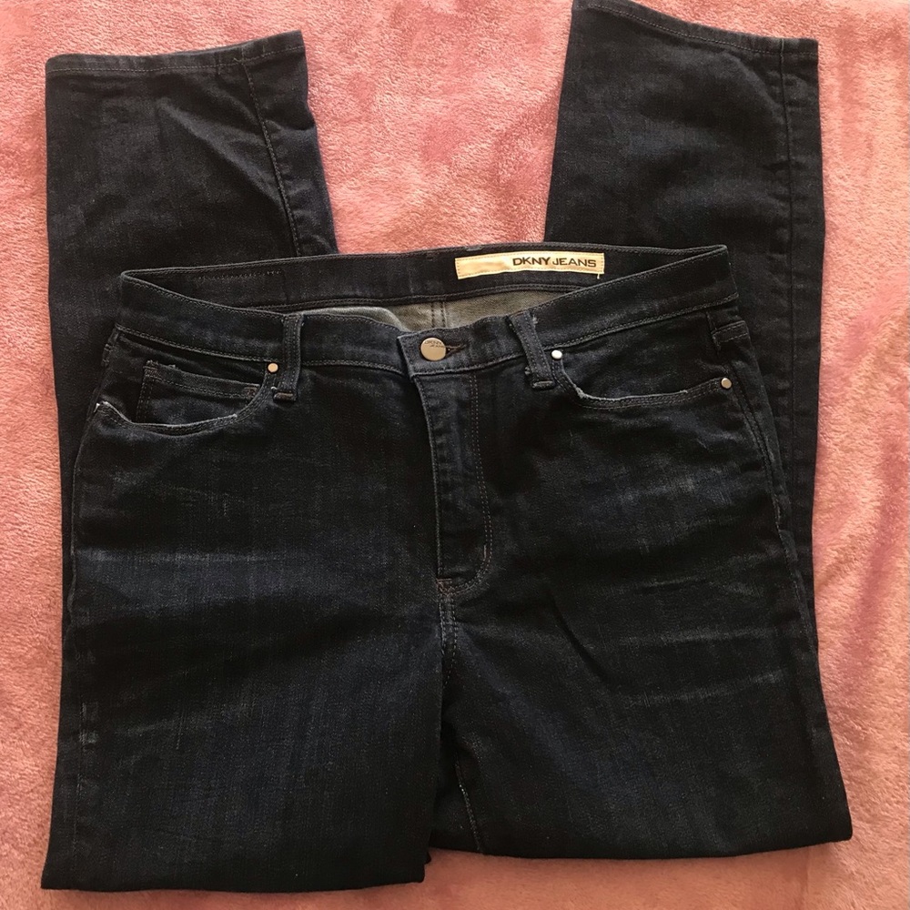 DKNY JEANS Size 10 💙 Dark Blue Wash Cropped Jeans 💙 Nice Stretch